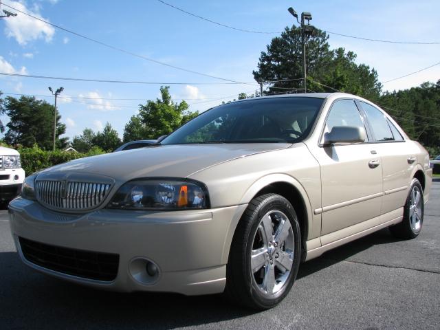 Picture of a 2006 Lincoln LS