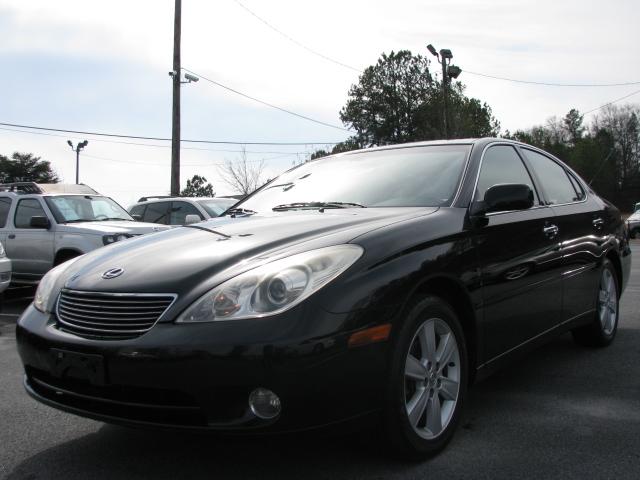 Picture of a 2005 Lexus ES 330