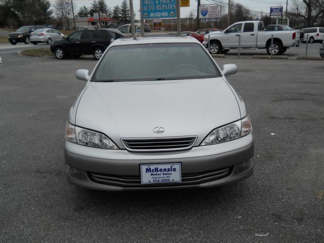 Picture of a 2001 Lexus ES 300