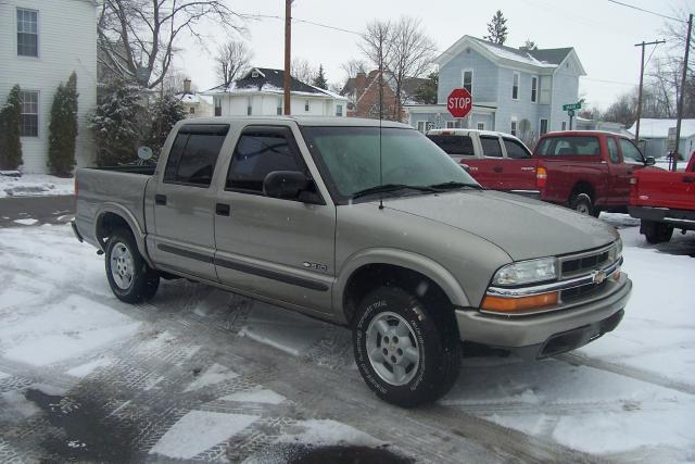 Picture of a 2003 Chevrolet S-10
