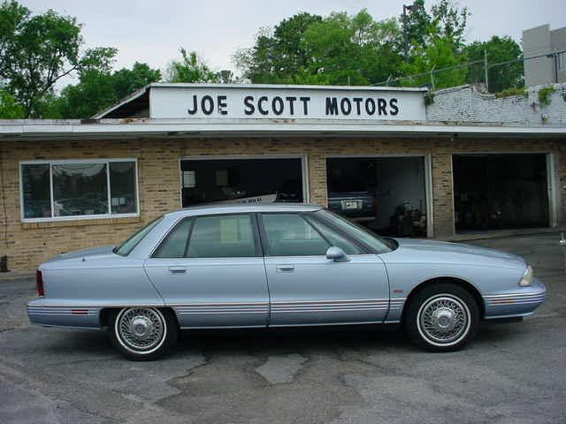 Picture of a 1995 Oldsmobile Ninety-Eight
