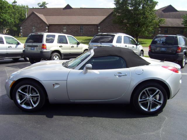 Picture of a 2008 Pontiac Solstice