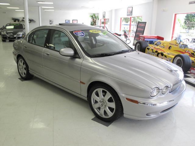 Picture of a 2005 Jaguar X-Type