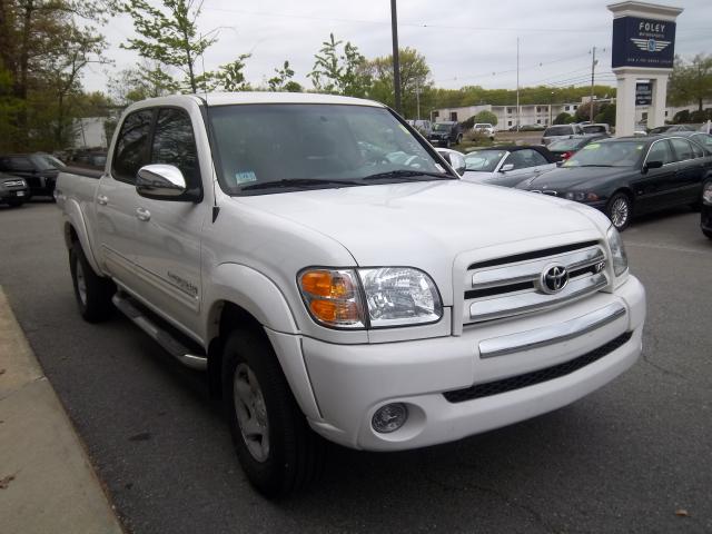 Image 1 of 2004 Toyota Tundra White