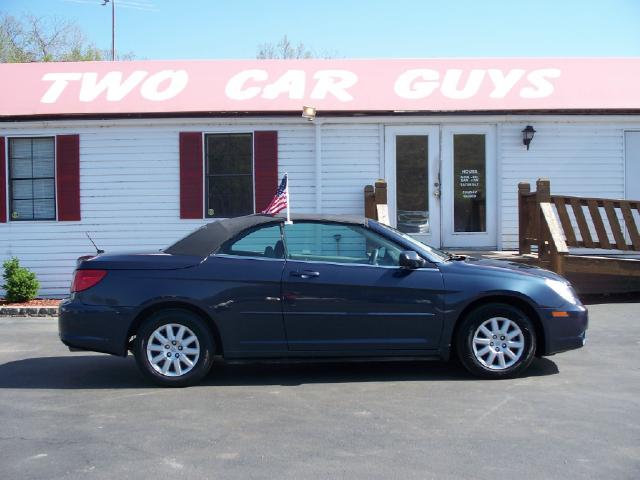 Picture of a 2008 Chrysler Sebring