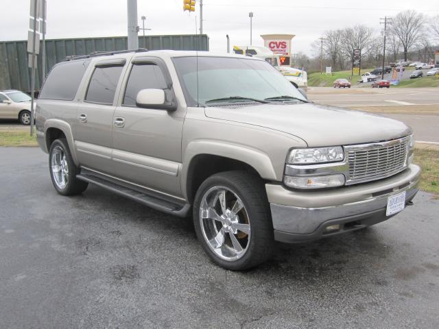 Image 1 of 2002 Chevrolet Suburban…