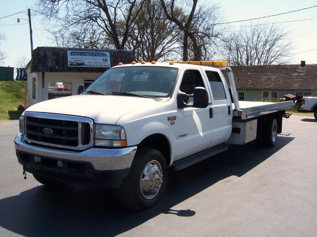 Picture of a 2004 Ford F-550