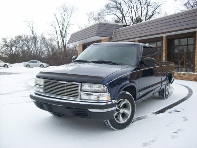 Picture of a 2000 Chevrolet S-10