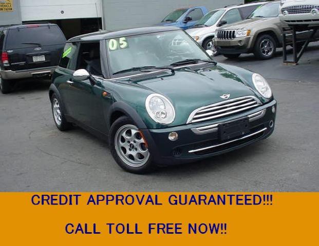 Picture of a 2005 MINI Cooper
