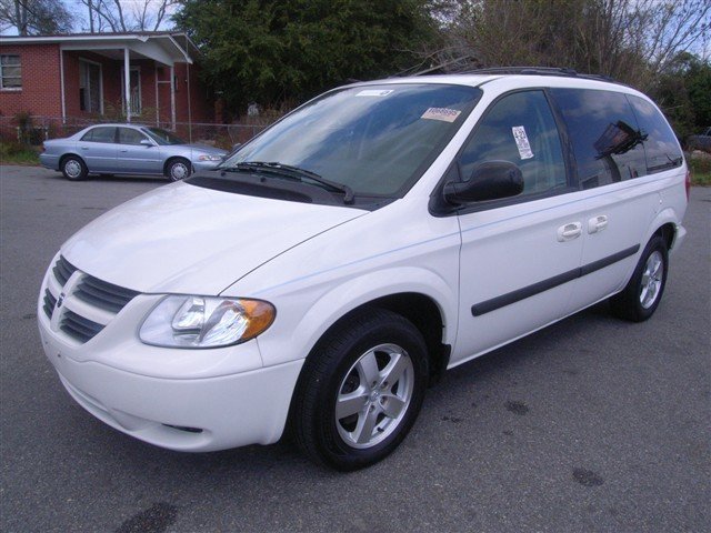 Picture of a 2006 Dodge Caravan