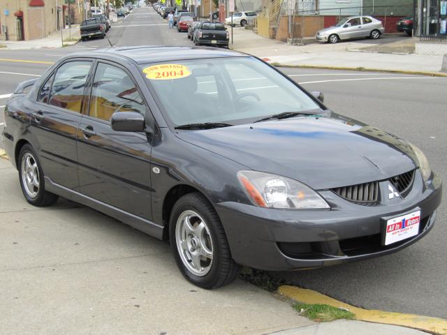 Picture of a 2004 Mitsubishi Lancer