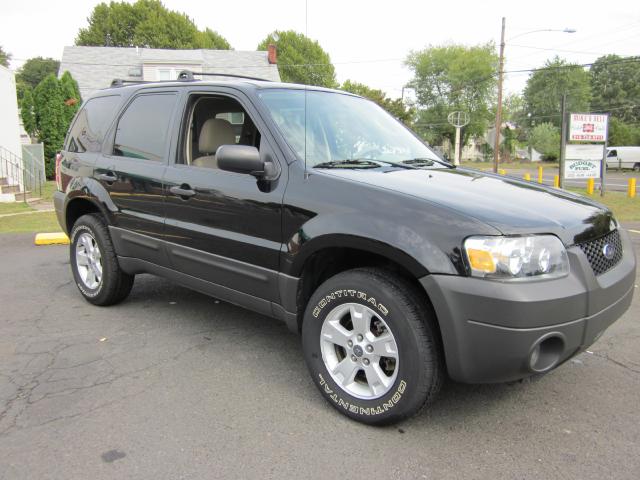 Picture of a 2005 Ford Escape