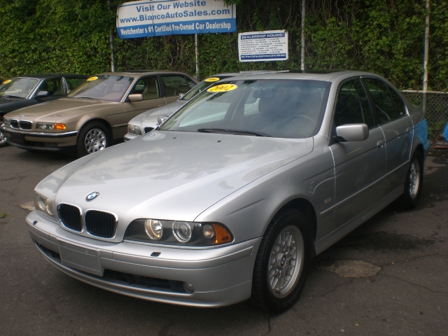 2002 BMW 5 Series 525i