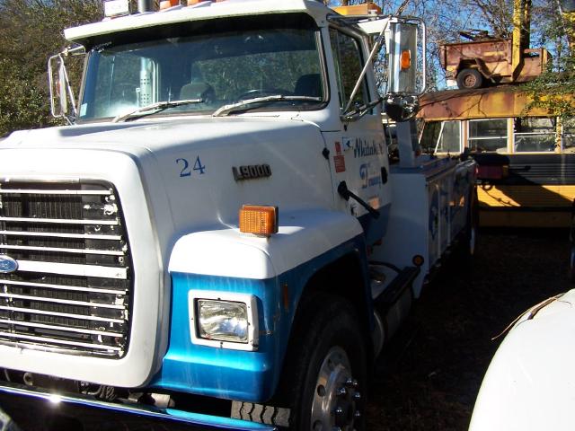 Picture of a 1994 Ford L9000