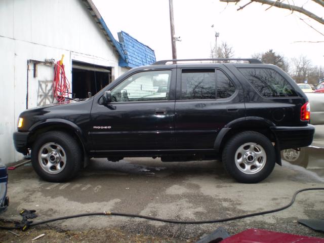 Picture of a 2004 Isuzu Rodeo