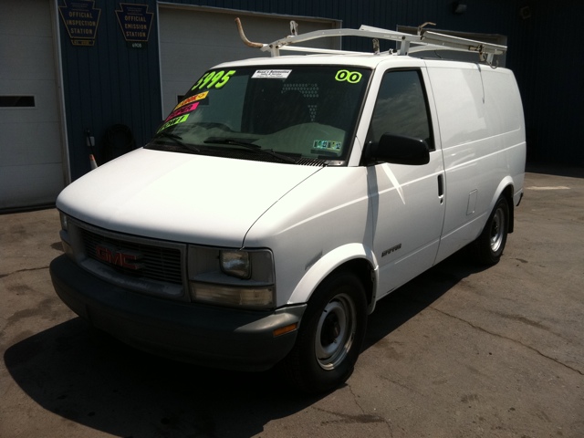 Picture of a 2000 GMC Safari
