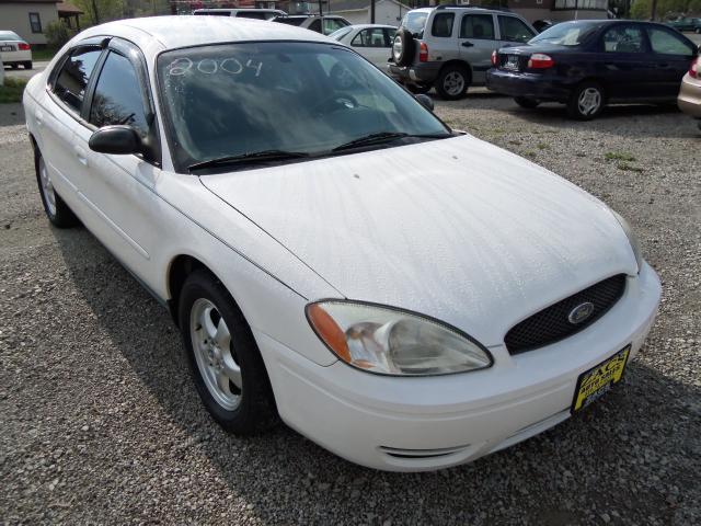 Picture of a 2004 Ford Taurus