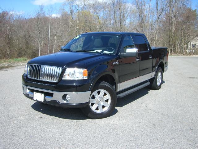 Picture of a 2006 Lincoln Mark LT