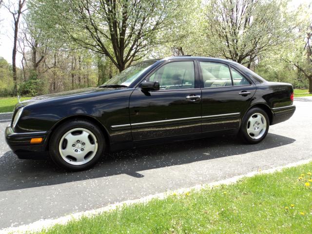 Picture of a 1999 Mercedes-Benz E-Class