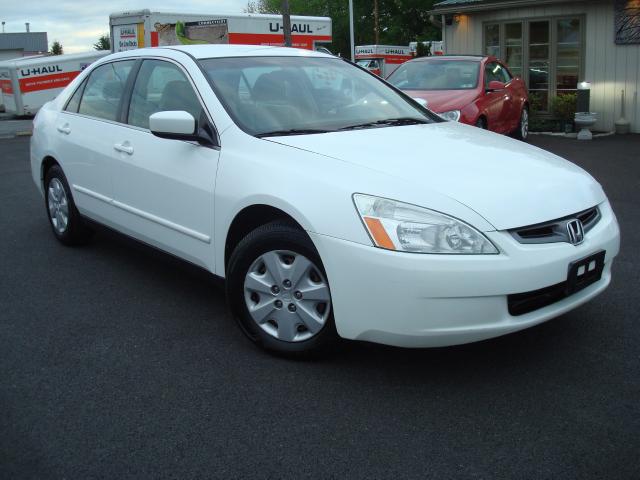 Image 1 of 2004 Honda Accord White