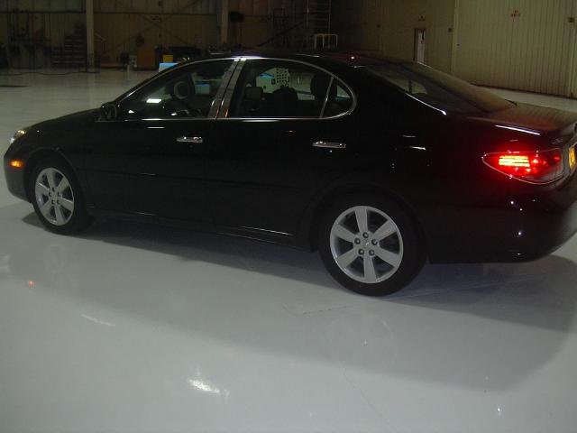 Picture of a 2005 Lexus ES 330
