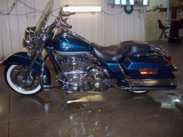 Picture of a 2003 Harley-Davidson FLHPI