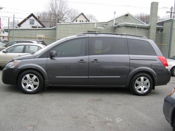 Picture of a 2004 Nissan Quest