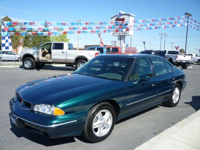 Picture of a 1999 Pontiac Bonneville