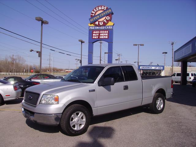 2004 Ford F-150 XL SuperCab 2WD
