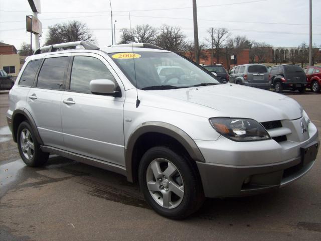 2003 Mitsubishi Outlander XLS 2WD