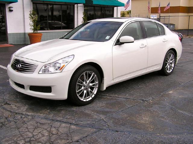 Picture of a 2008 Infiniti G35