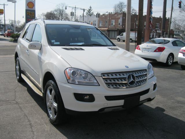 Mercedes Benz Ml350 White. 2008 Mercedes-enz M-class