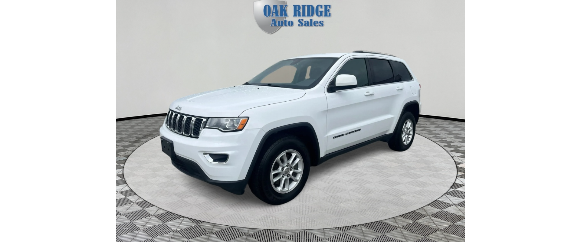 2018 Jeep Grand Cherokee LAREDO E