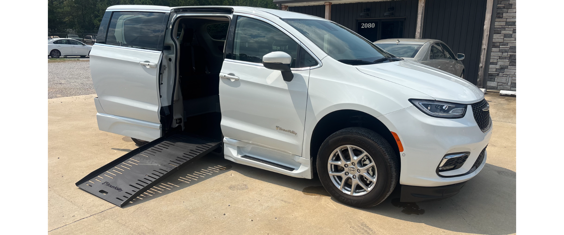 2023 Chrysler Pacifica Touring